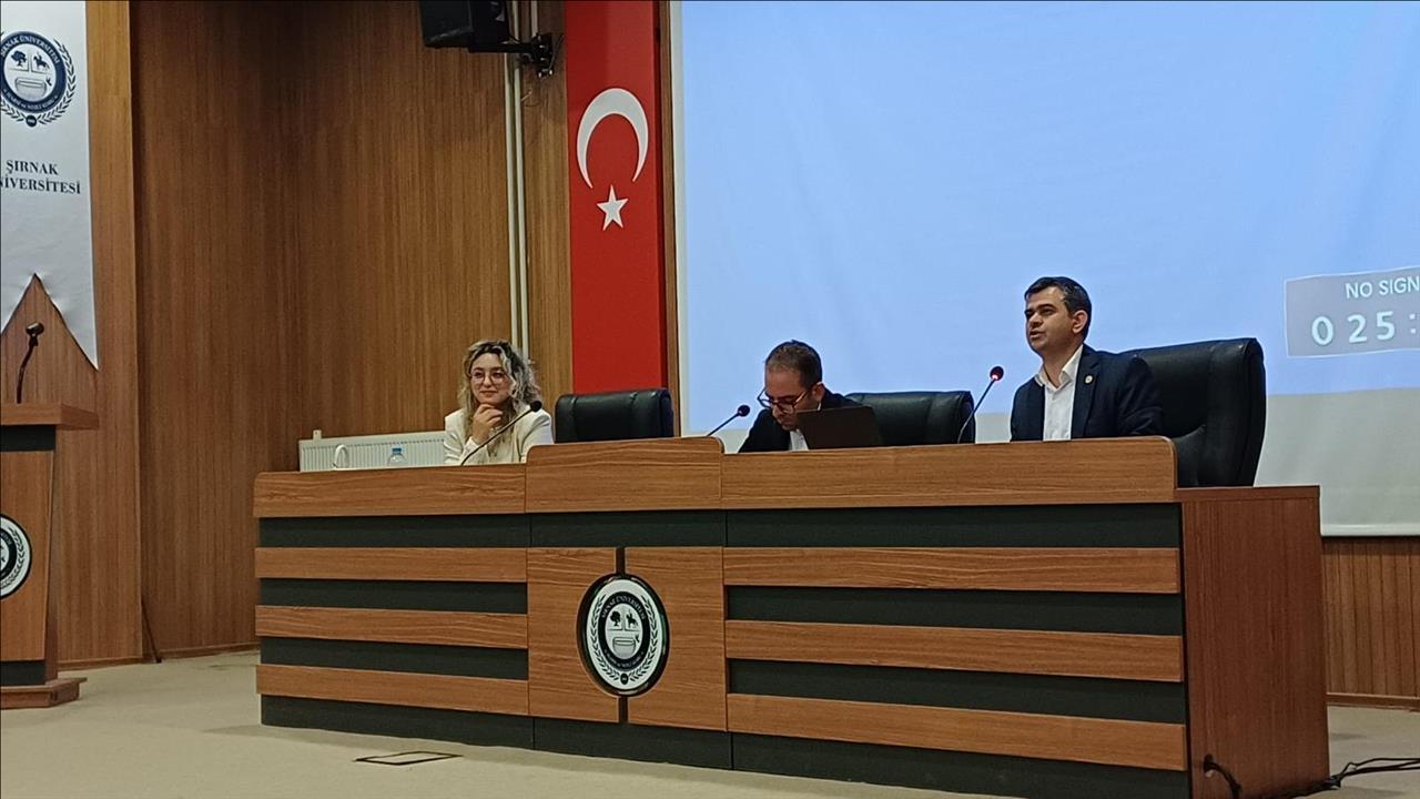fakultemiz-temel-islam-bilimleri-ile-felsefe-ve-din-bilimlerini-bulusturan-bir-etkinlige-imza-atti