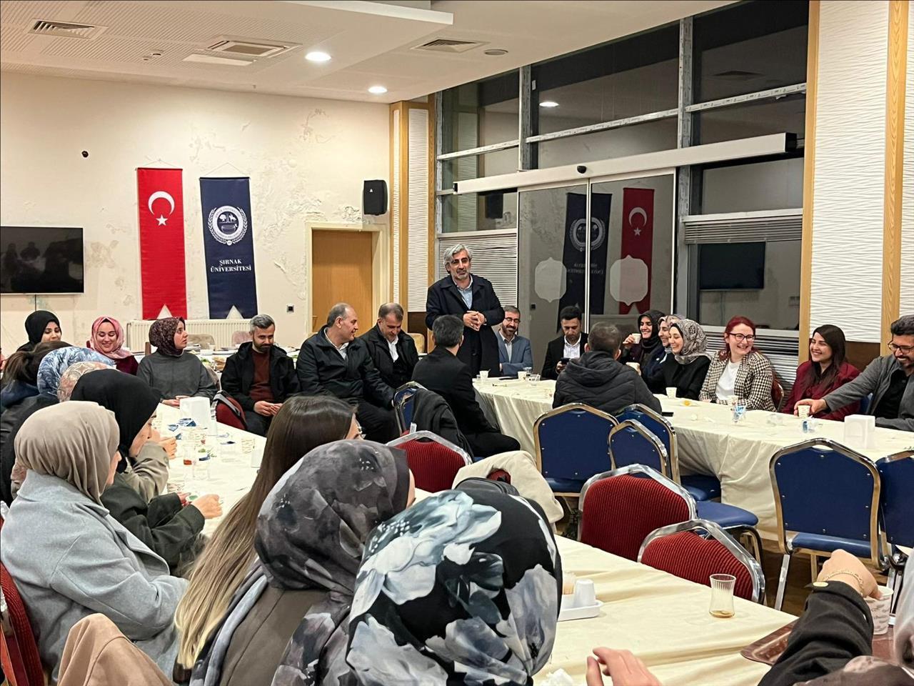 ilahiyat-fakultesinin-2-geleneksel-iftar-programi-duzenlendi