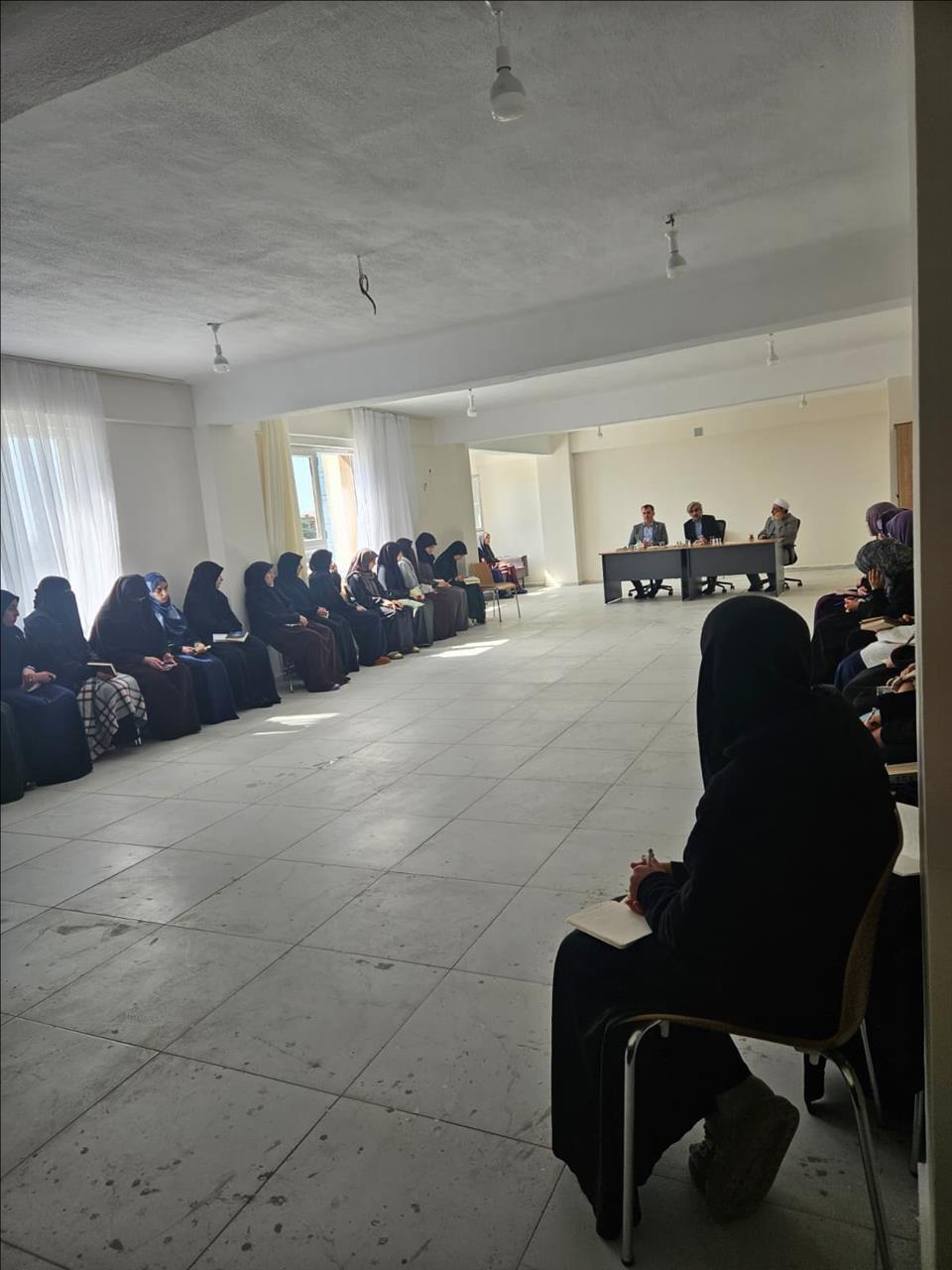 ogretim-uyemiz-prof-dr-nurullah-agitoglu-cizre-katran-kur-n-kursunda-ogrencilerle-bulustu