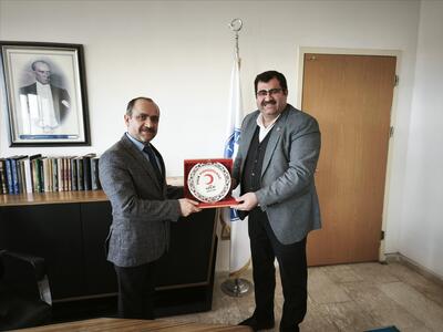 Türk Kızılay Şırnak İl Merkezi Başkanı Muhittin BENEK, Dekanımız sayın Prof. Dr. Hüseyin Güneş'i makamında ziyaret etti
